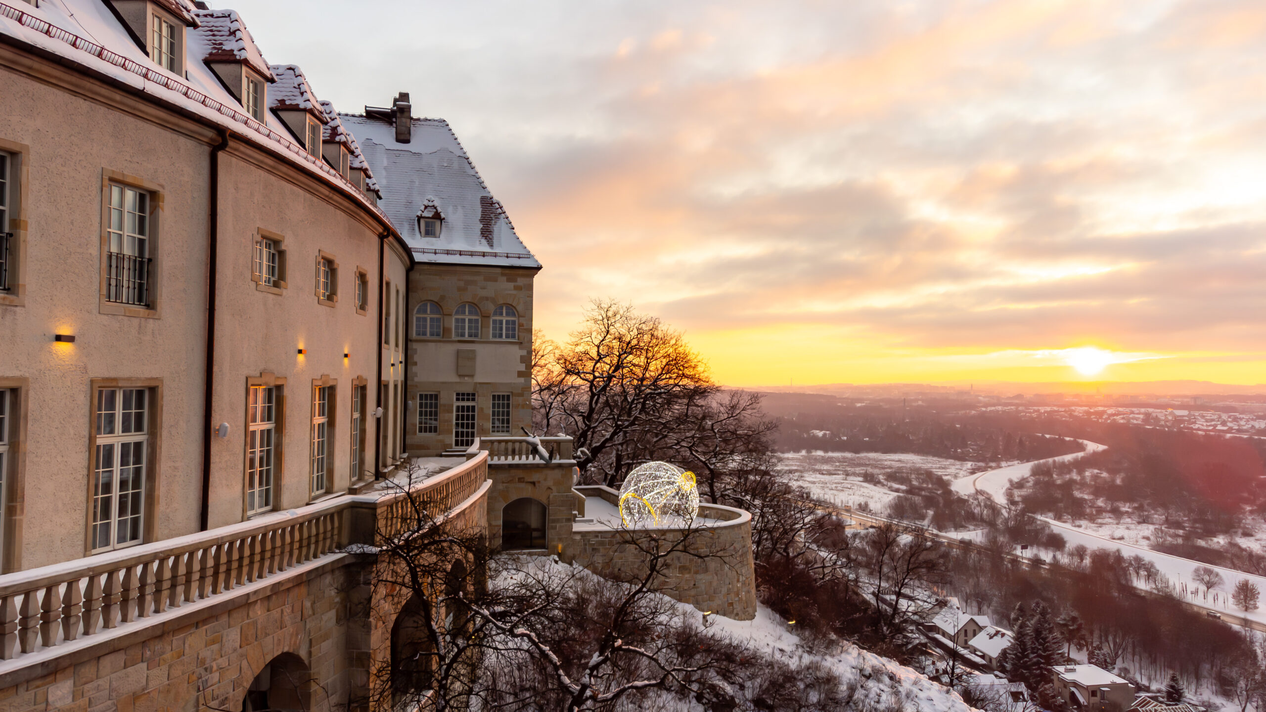 Read more about the article Automatyka dla Hotelu w zabytkowym Zinar Castle – nasze wdrożenie i film case study